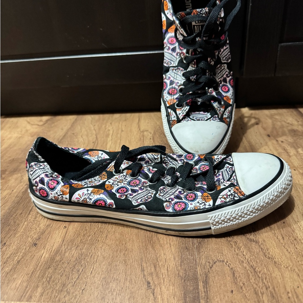 Converse Black and White Athletic Shoes with Classic Design